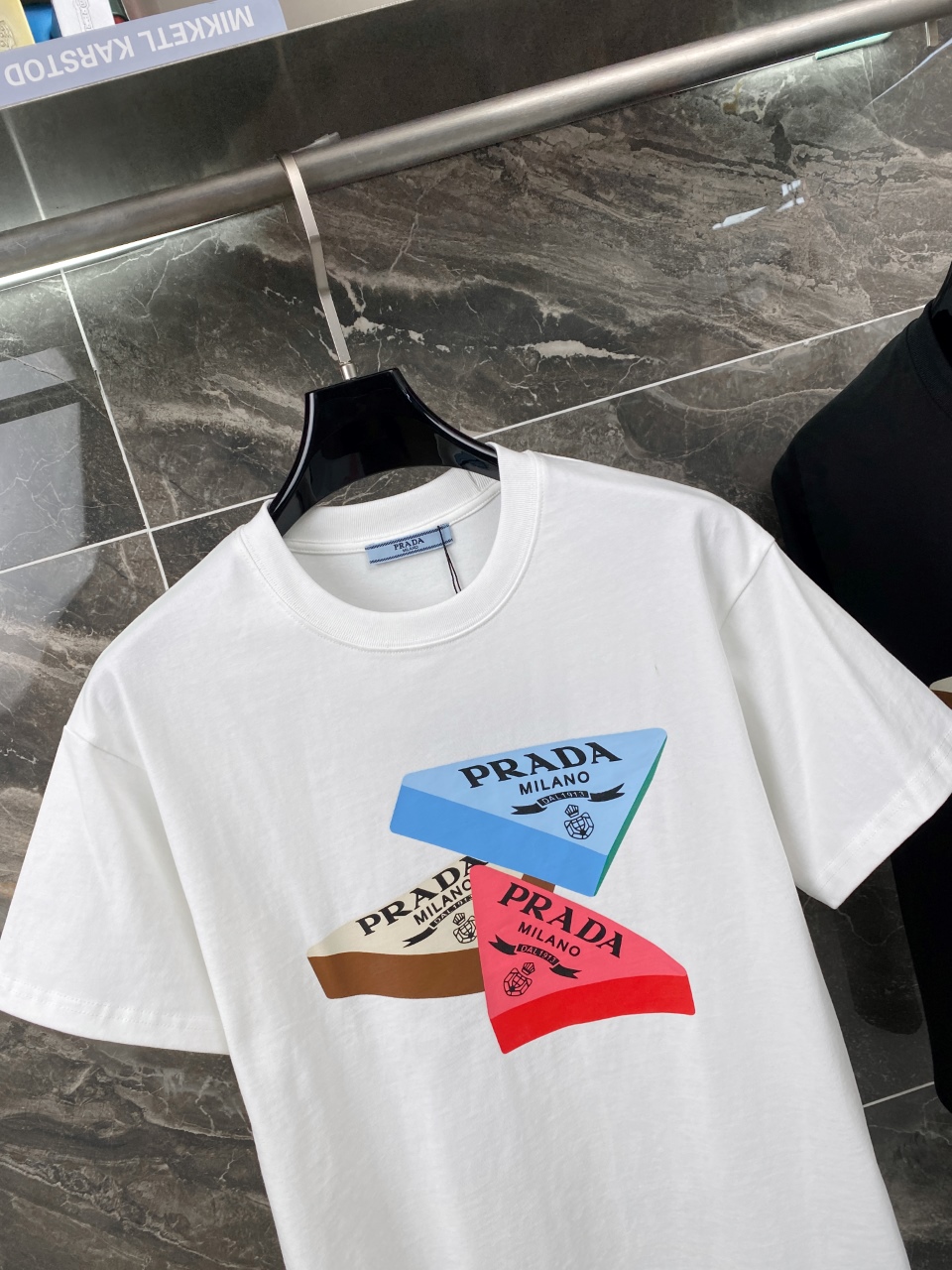 プラダ「Prada」2025SS メンズ トライアングルロゴ クルーネックTシャツ
