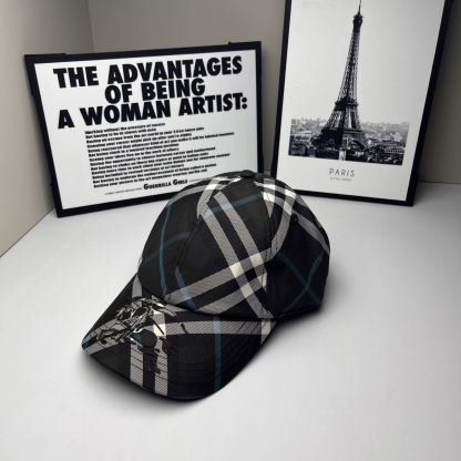 バーバリー「Burberry」クラシック エンブロイダード ホース ベースボールキャップ