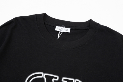 ヴァレンティノ「Valentino」アルファベット刺繍ゴーストパターンロゴクラシック識別子プリント