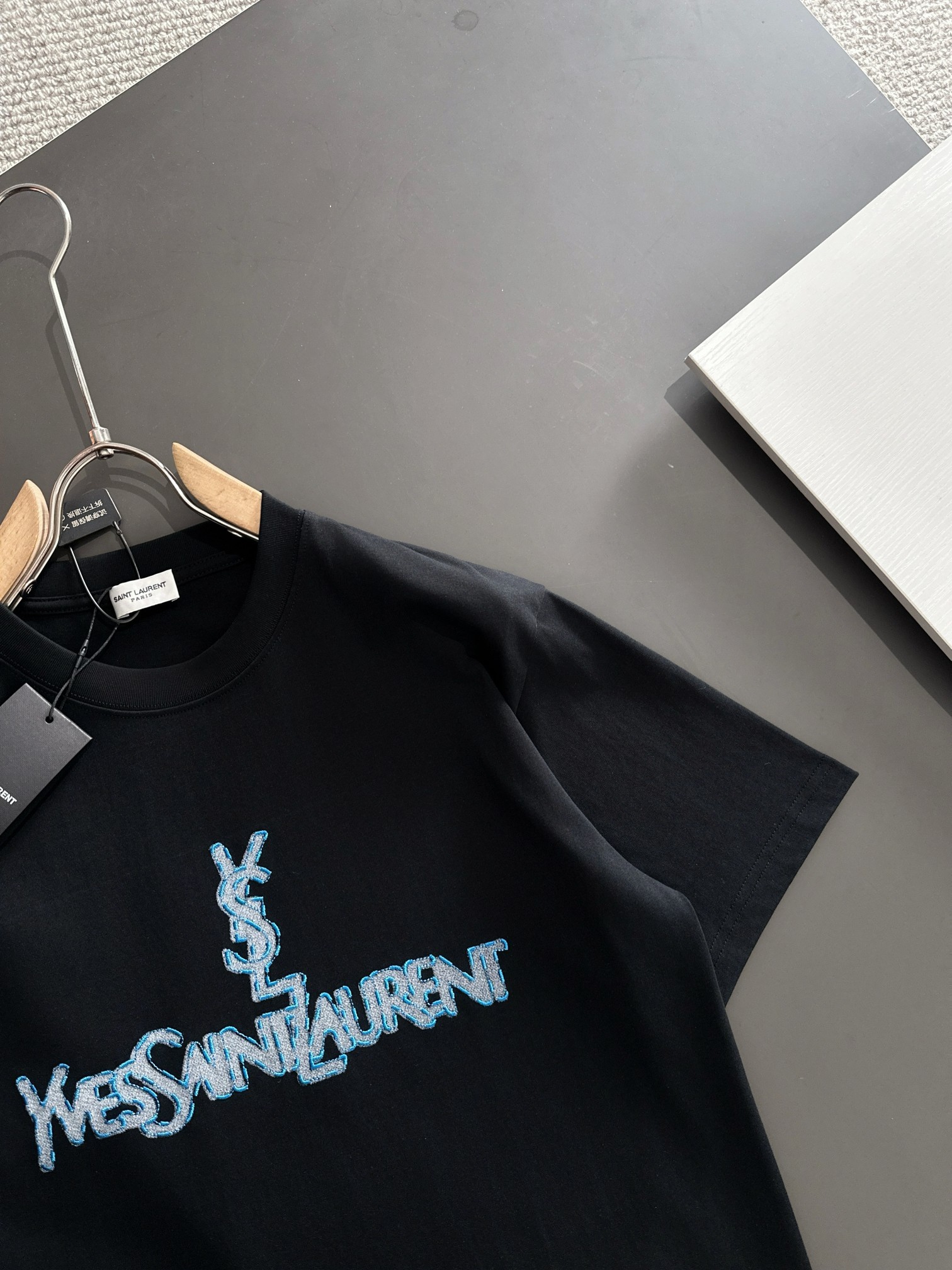 サンローラン「Saint Laurent」 2025SS ニューコレクション ショートスリーブTシャツ
