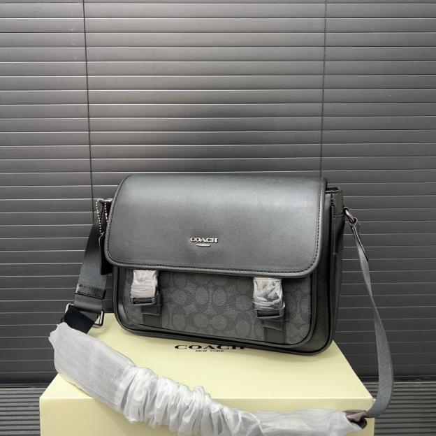 コーチ「Coach」 Racer Tra カラーブロック フラップ メッセンジャーバッグ