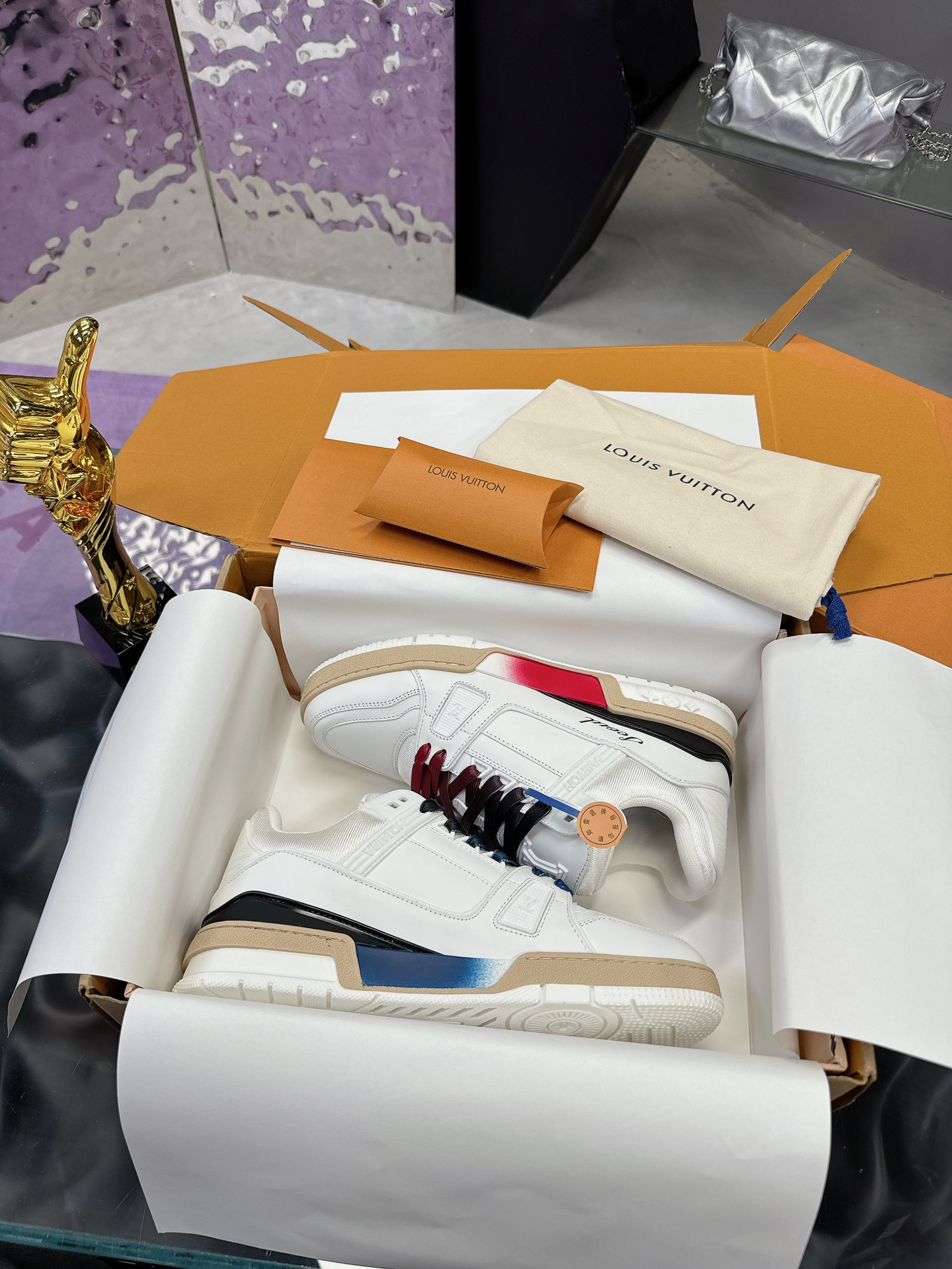 「コラボモデル」Louis Vuitton x Trainer スニーカー