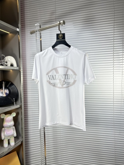 ヴァレンティノ「Valentino」SS25 サマーコレクション トップクラス ロゴプリント ショートスリーブTシャツ