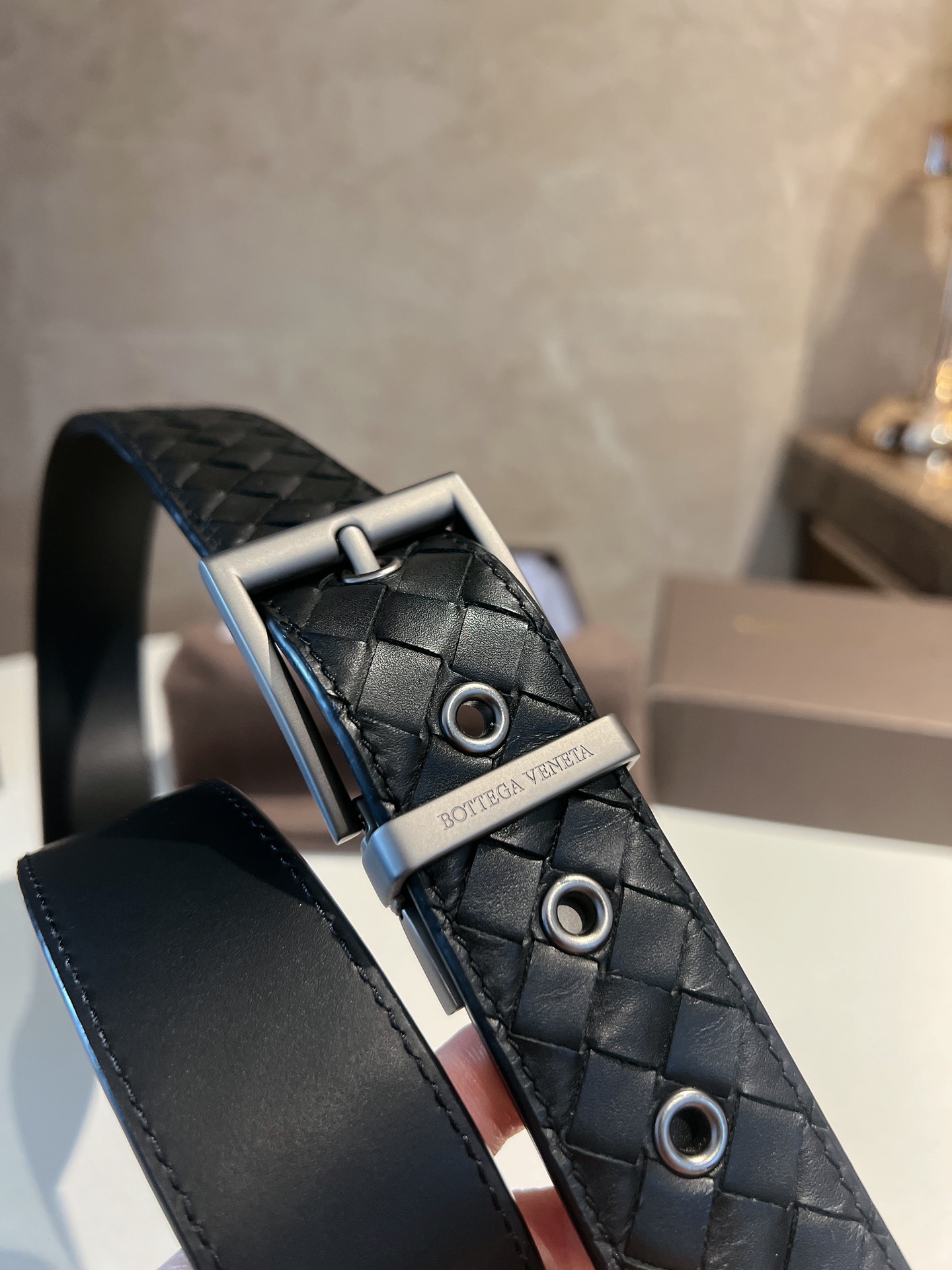 ボッテガ ヴェネタ「Bottega Veneta」ラージ イントレッチオ エンボス ベルト100CM