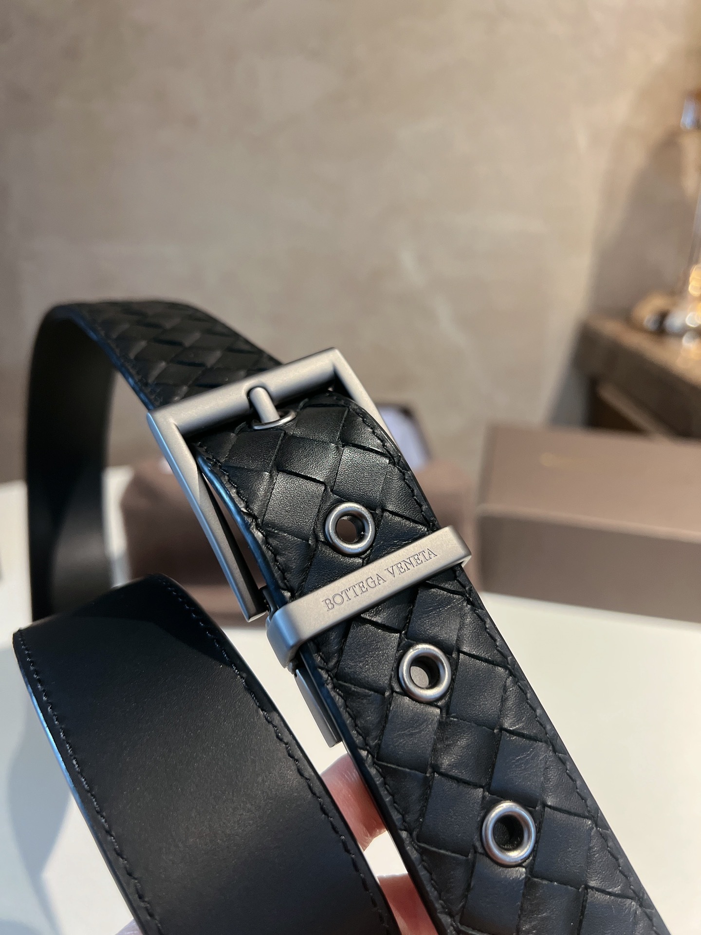 ボッテガ ヴェネタ「Bottega Veneta」ラージ イントレッチオ エンボス ベルト100CM