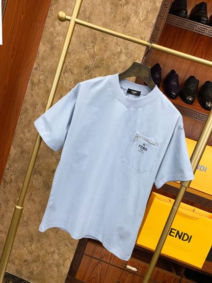 フェンディ「Fendi」FF エンボス刺繍ロゴ ショートスリーブTシャツ