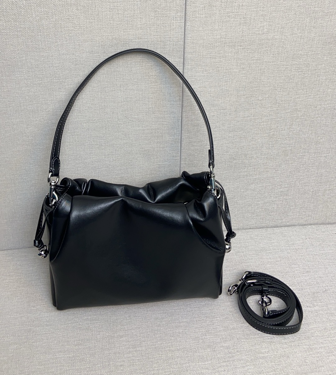 コーチ「Coach」Faye クラウド ショルダーバッグ