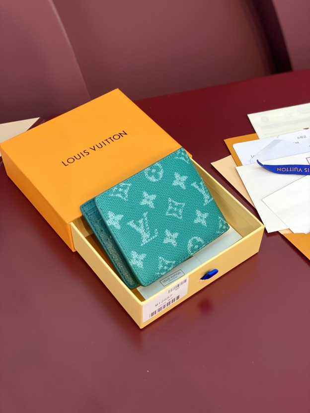 ルイ-ヴィトン(Louis Vuitton) マルチプル ウォレット - グリーン