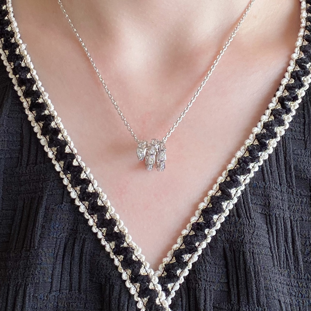 ブルガリ「Bvlgari」Serpenti Viper ダイヤモンドペンダントネックレス25mm