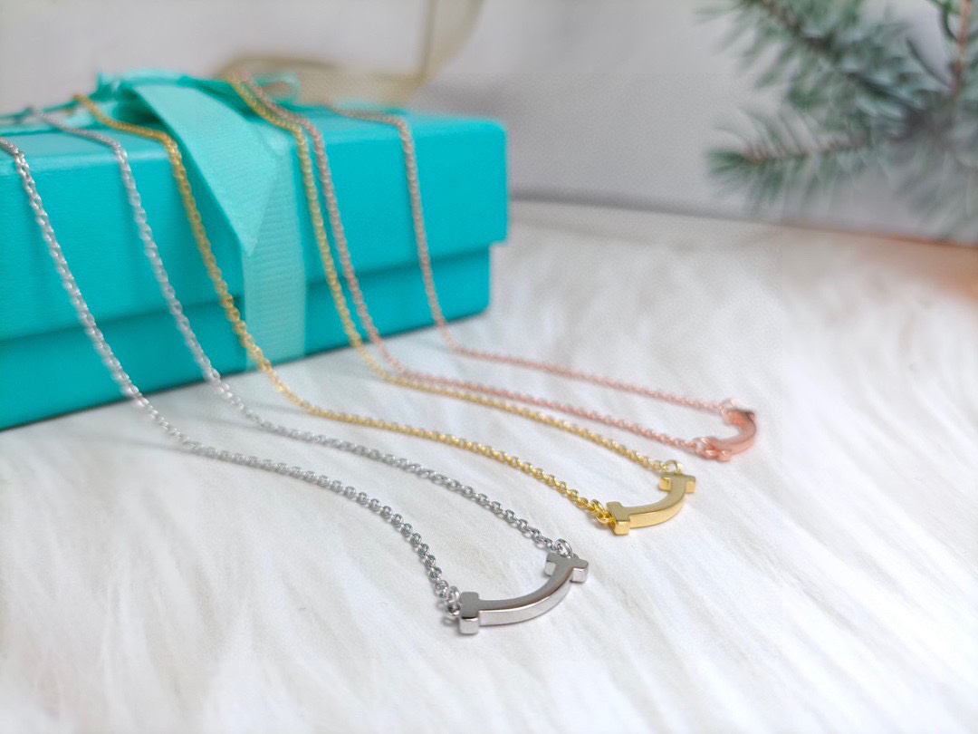 ティファニー「Tiffany & Co.」. Tシリーズ ミニスマイル ノーダイヤモンドネックレス40.6-45.7CM
