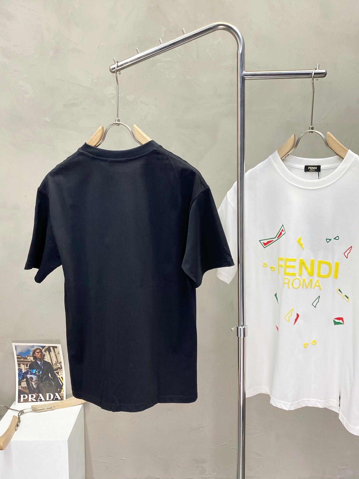 フェンディ「Fendi」2025SS エクスクルーシブ メンズ カジュアル ショートスリーブTシャツ