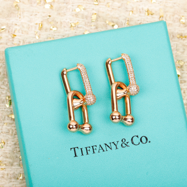 ティファニー「Tiffany & Co.」HardWear シリーズ ダブルリンクイヤリング