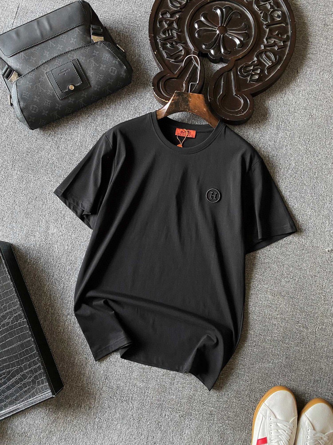 【ワンフォーワン】エルメス「Hermès」Hエンブロイダリー クルーネック Tシャツ【在庫僅少】