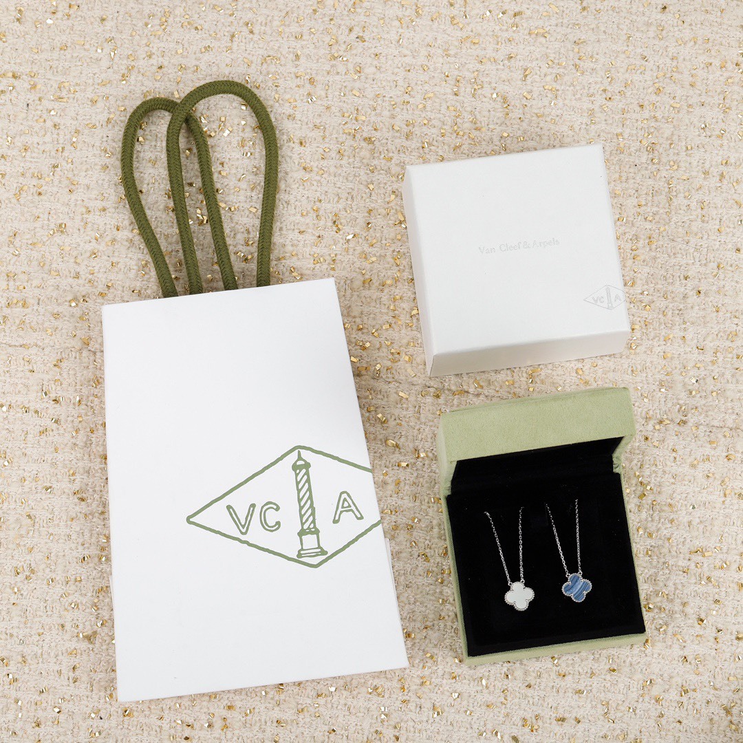 ヴァン クリーフ＆アーペル「Van Cleef & Arpels」 Alhambra 四つ葉のクローバー ネックレス長は42cm