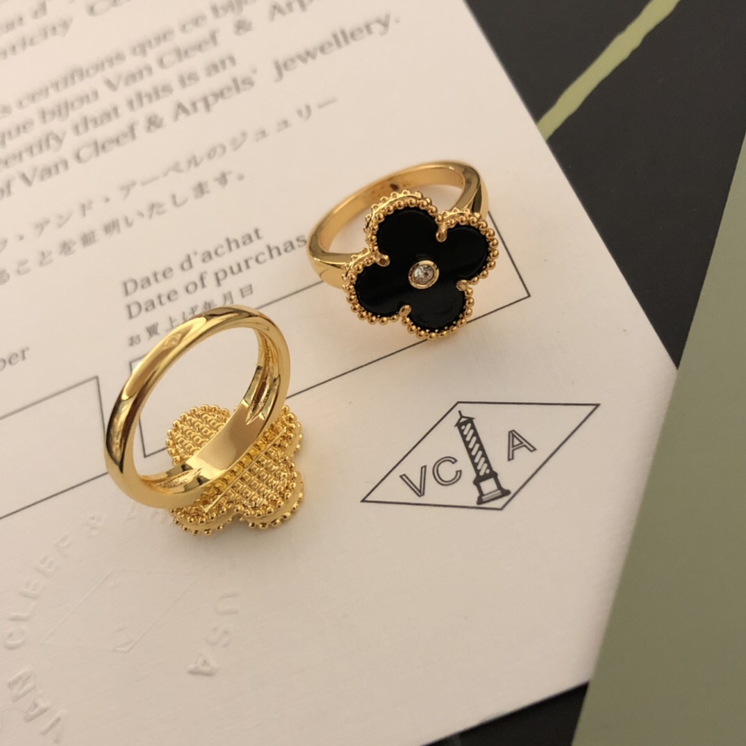 ヴァン クリーフ＆アーペル「Van Cleef & Arpels」 Vintage Alhambra クラシック 四つ葉 リング