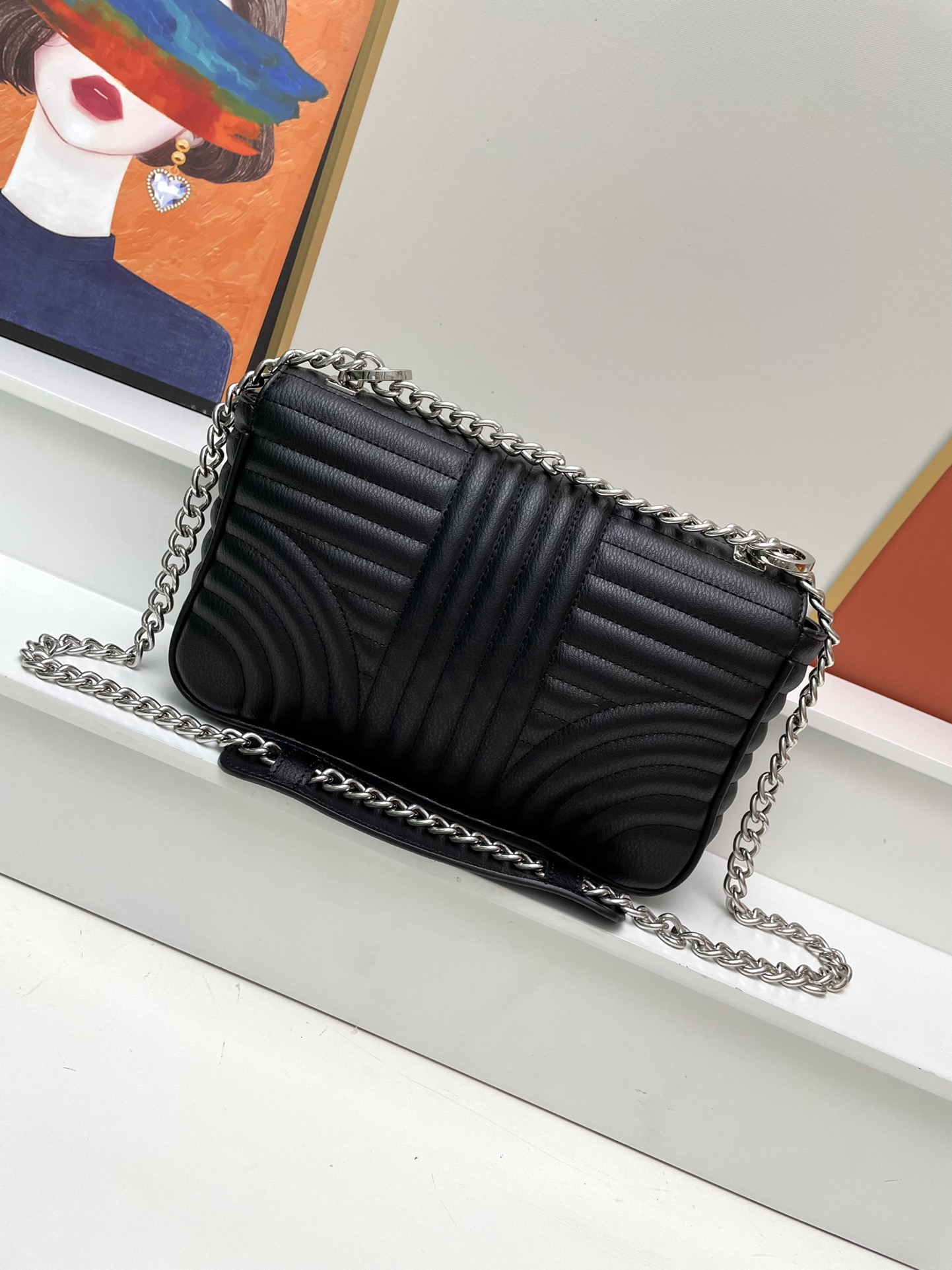 プラダ「Prada」チェーン クロスボディバッグ