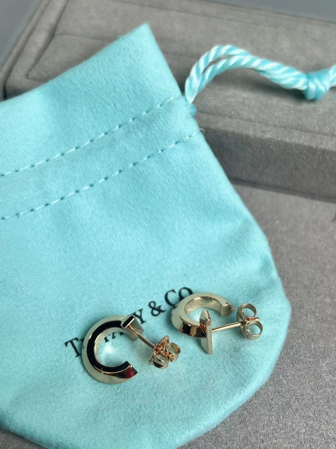 ティファニー「Tiffany & Co.」Setting シングルダイヤモンドスタッドピアス