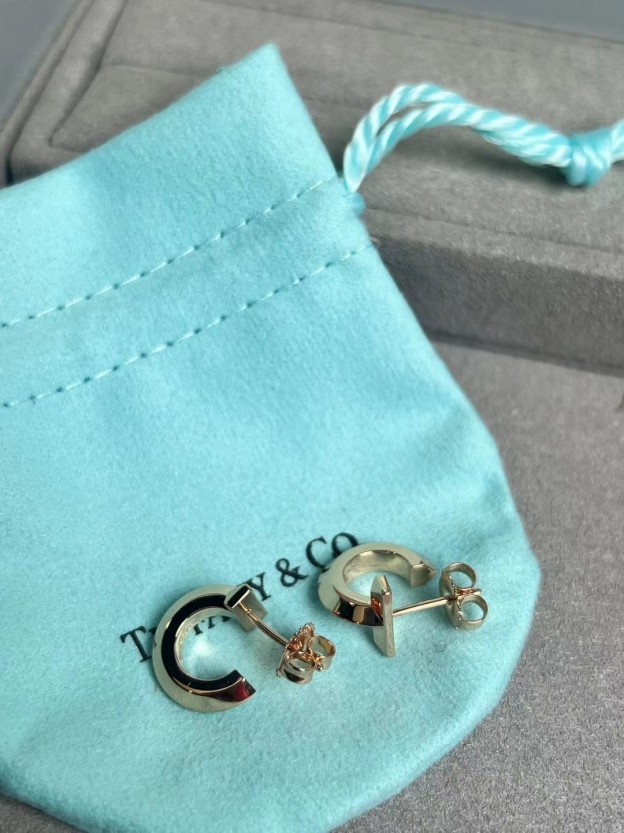 ティファニー「Tiffany & Co.」Setting シングルダイヤモンドスタッドピアス