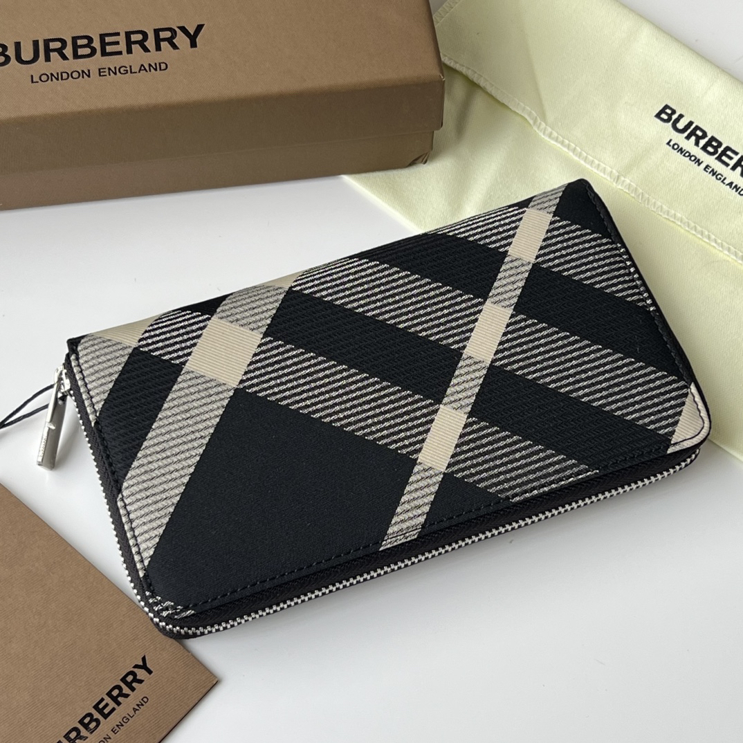 バーバリー「Burberry」ロンドン チェーン ジップ ウォレット