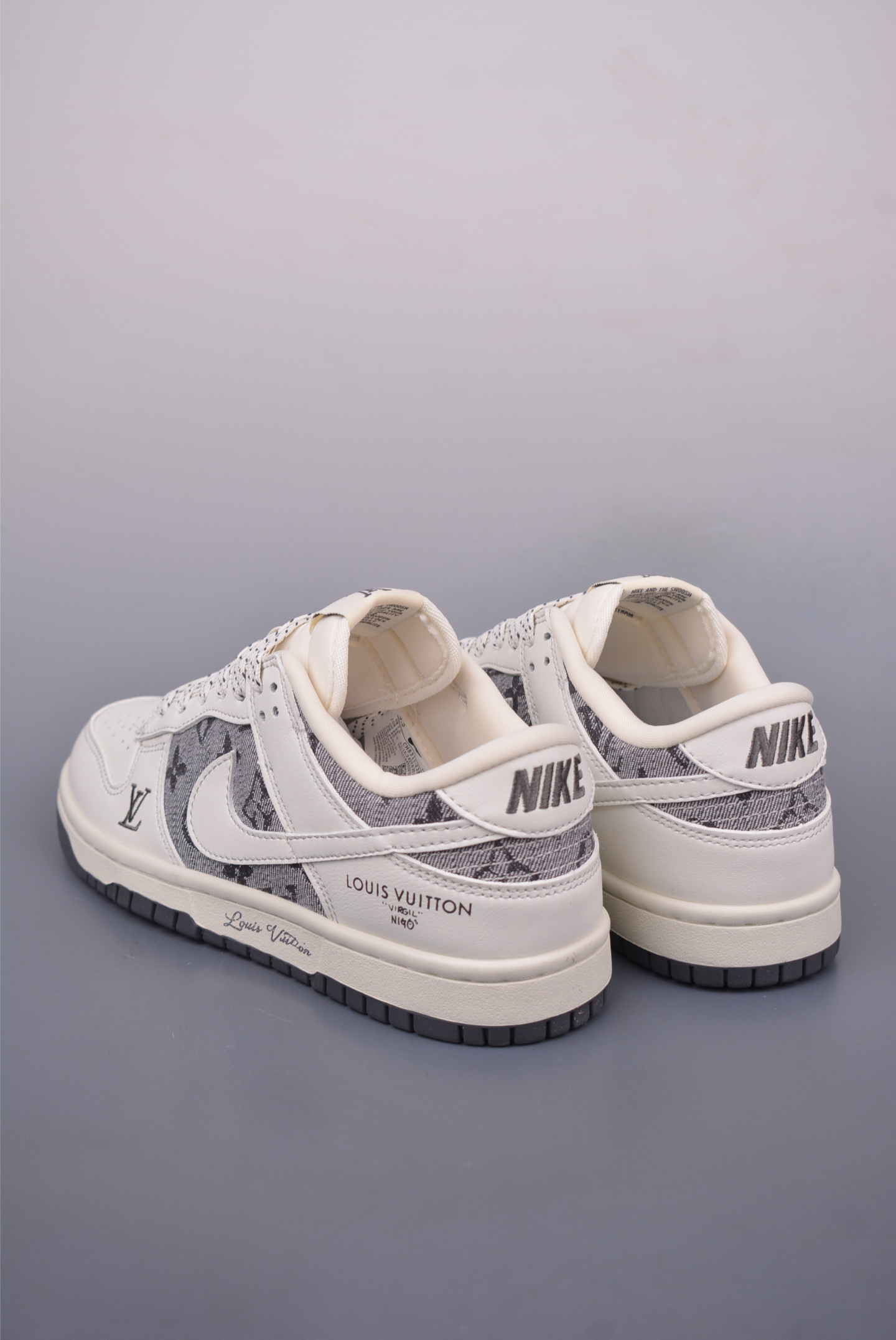 ルイ・ヴィトン「Louis Vuitton」Nike SB Dunk Low ホワイト スニーカー