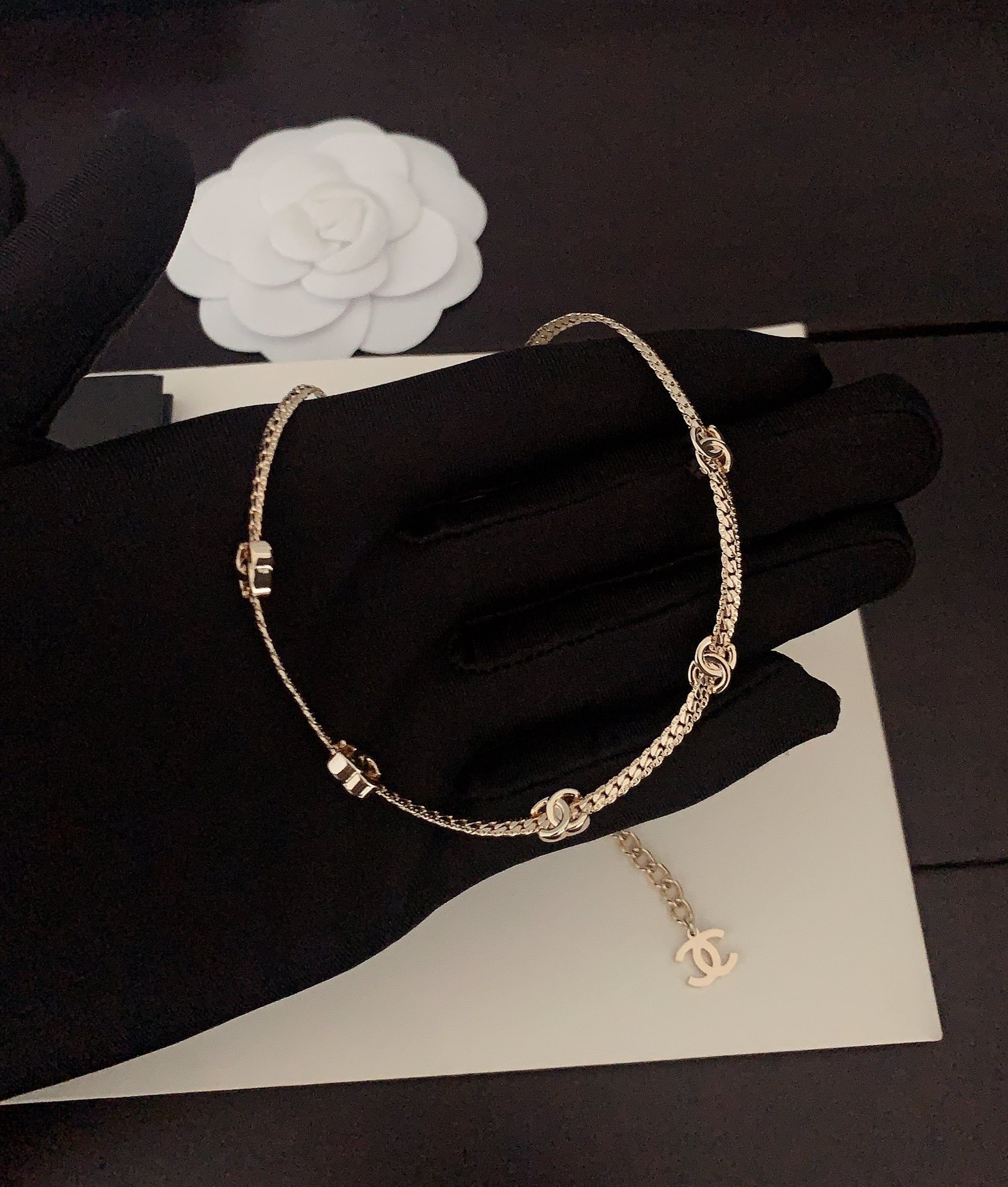 シャネル「Chanel」 最新ライトゴールドCCロゴネックレス