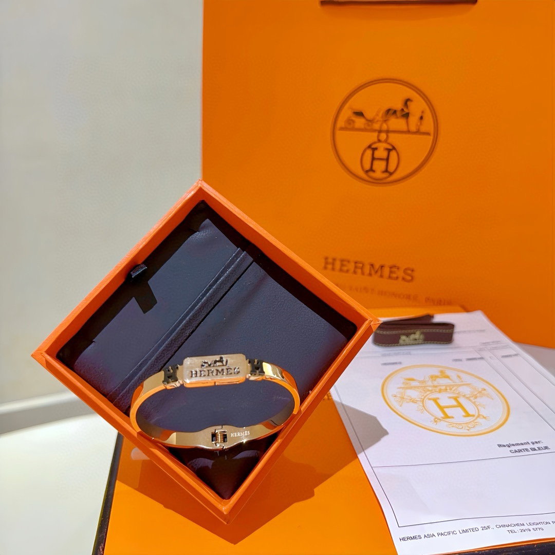 エルメス「Hermès」 Clic H ブレスレット