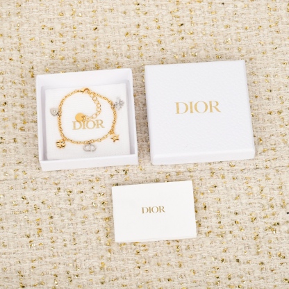 ディオール「Dior」 25 Cruise Collection CDイニシャルチャームブレスレット