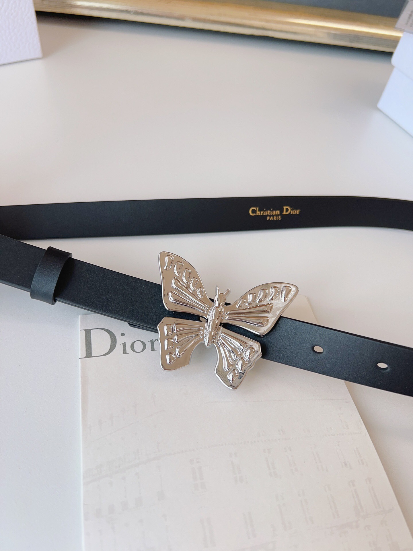 ディオール「Dior」メタモルフォーゼ 2.0cm スムースレザーベルト バタフライバックル100CM