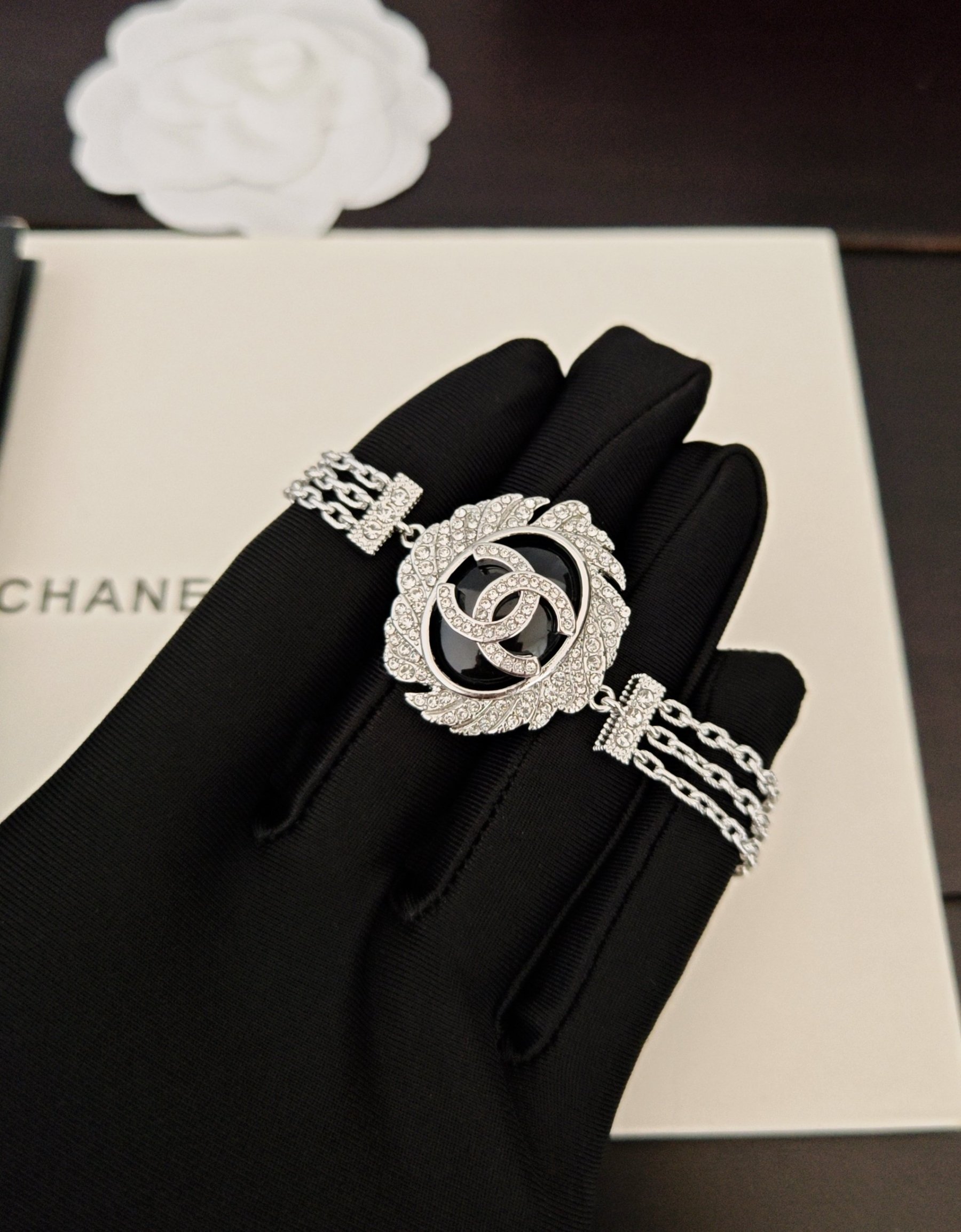シャネル「Chanel」フルダイヤ オーバル トリプルチェーン ブレスレット ブレスレット