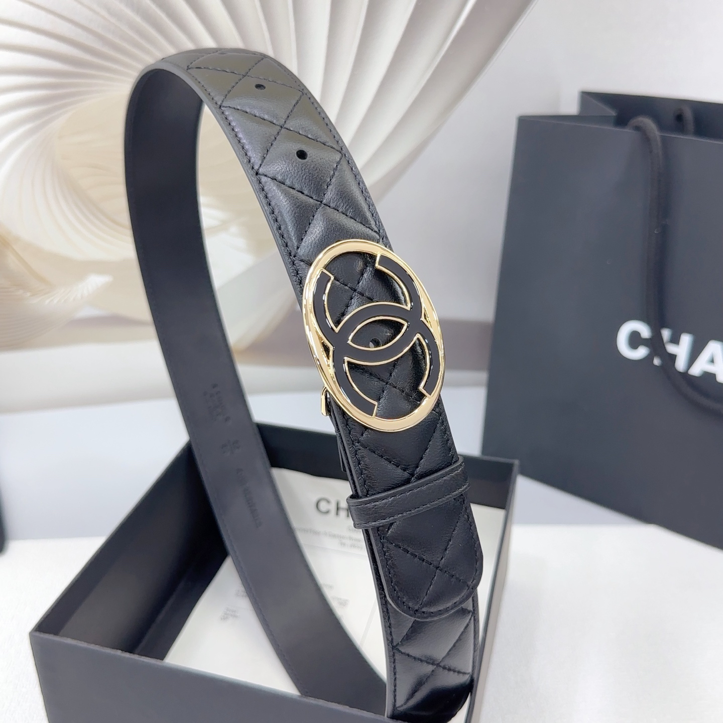 シャネル「Chanel」オーバル ダブルC レザーベルト ベルト100CM