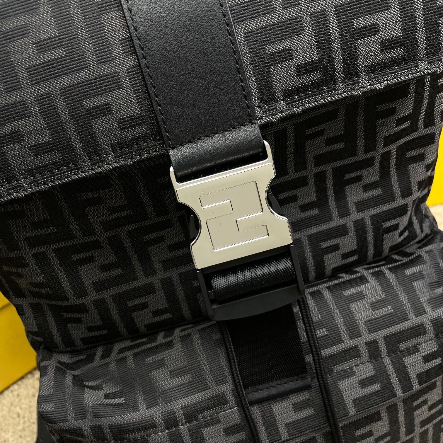 フェンディ「Fendi」クラシック FF モチーフ 7V2066 バックパック-ISETAN PRESTIGE CURATED