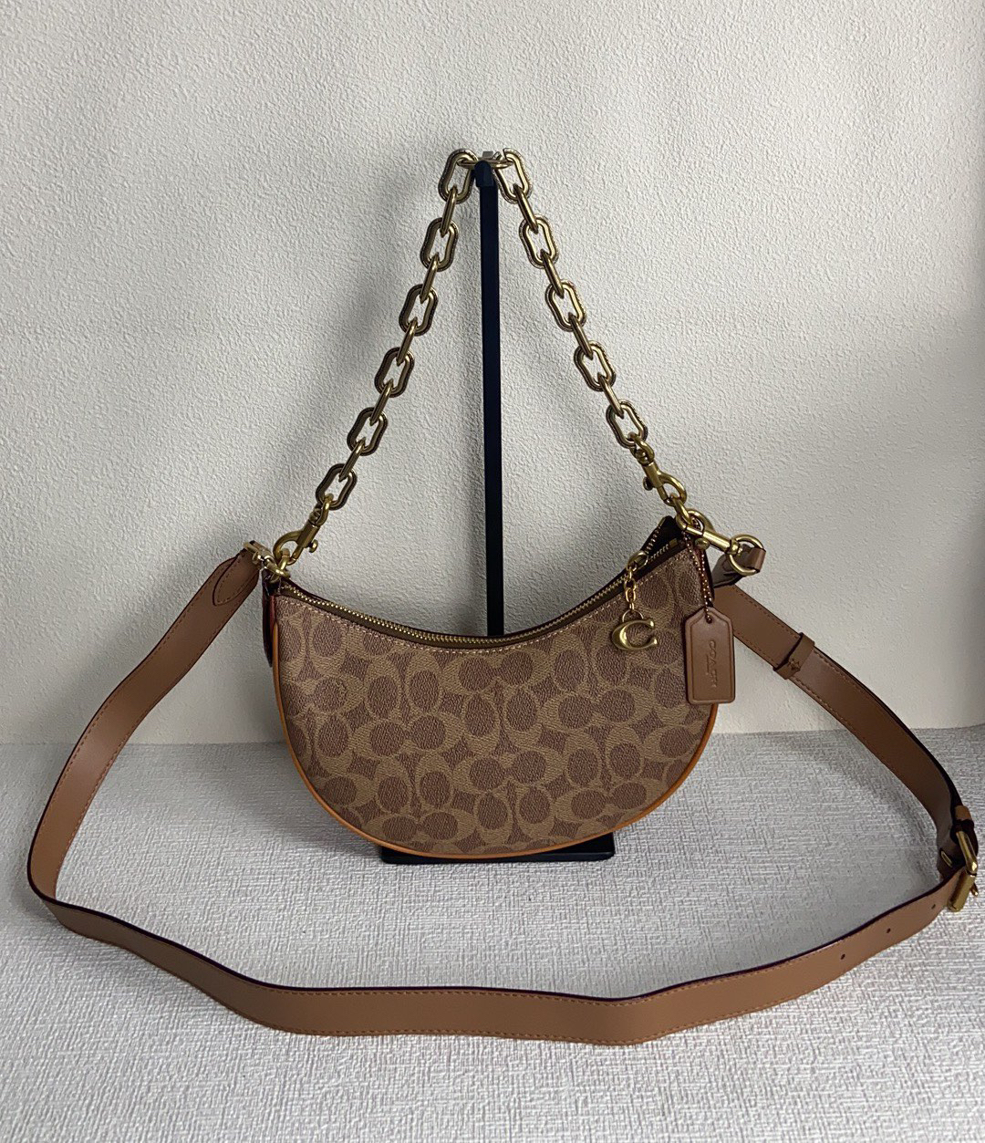 コーチ(Coach) ミラ ショルダー バッグ・ホース アンド キャリッジ プリント