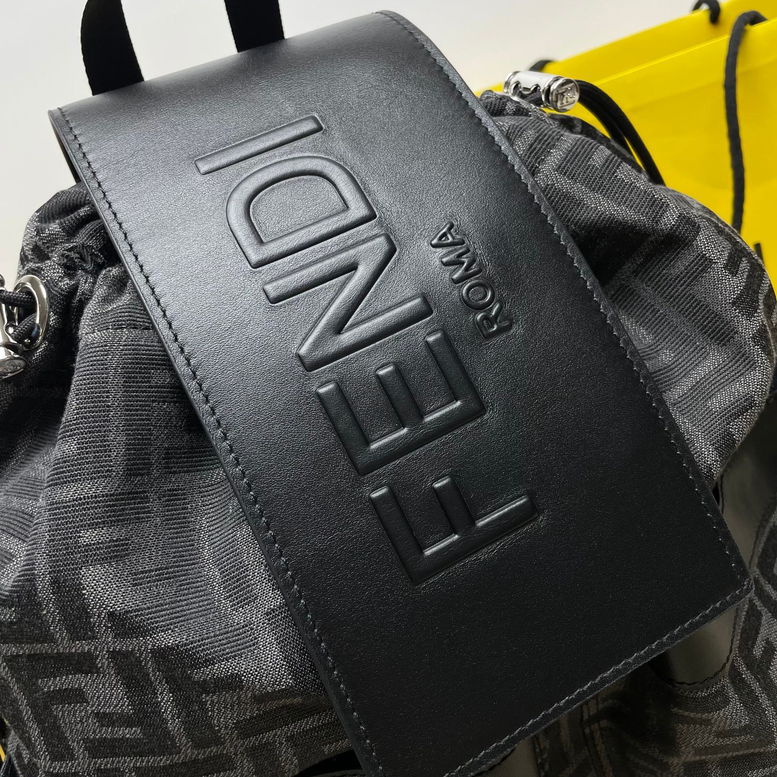 フェンディ「Fendi」 バグズ 7VZ070 バックパック