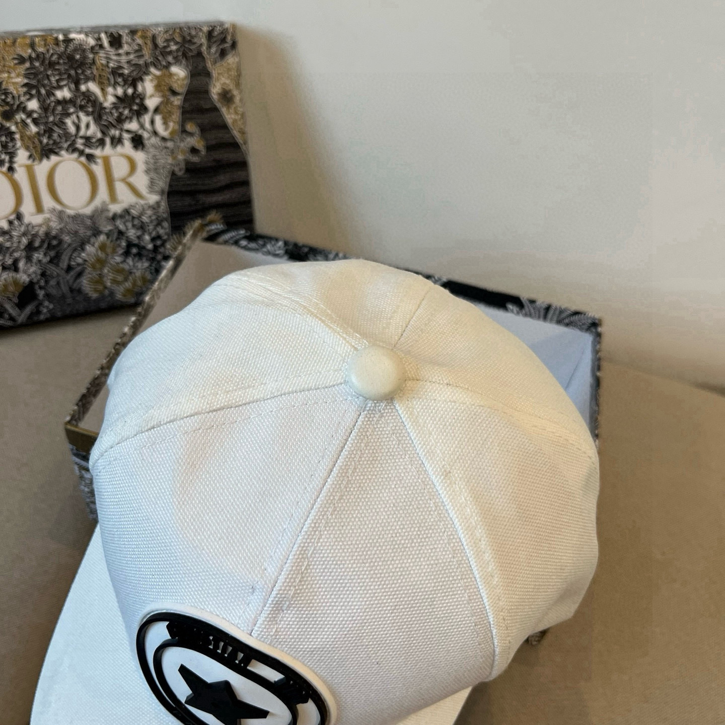 ディオール「Dior」Essential シンプル ベースボールキャップ