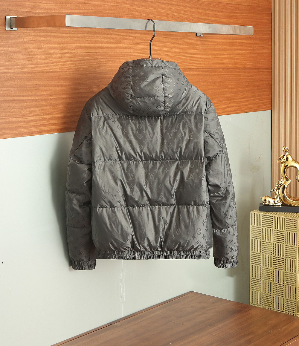ルイ・ヴィトン「Louis Vuitton」秋冬コレクション ダウンジャケット