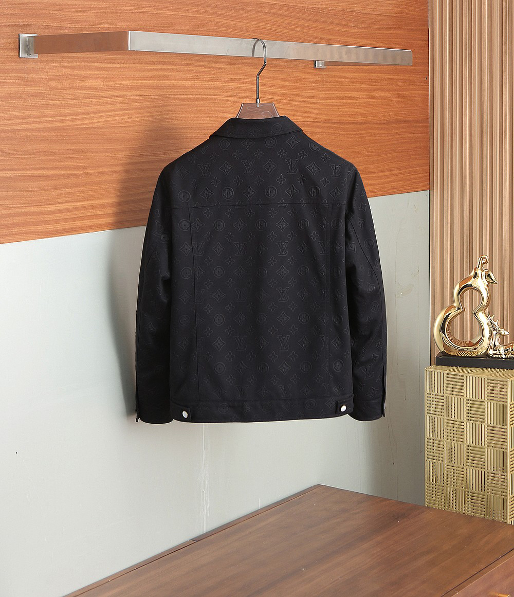 ルイ・ヴィトン「Louis Vuitton」秋冬コレクション クイルテッド ジャケット