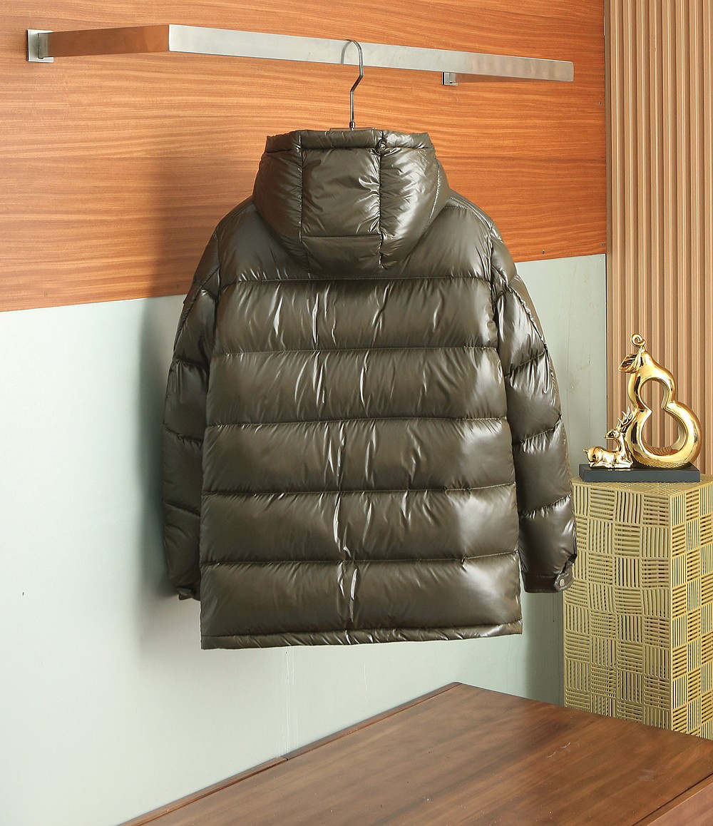 モンクレール「Moncler」秋冬 ダウンジャケット