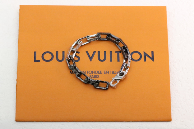 ルイ・ヴィトン「Louis Vuitton」BLACK & SILVER QUENCHED BAMBOO ブレスレット