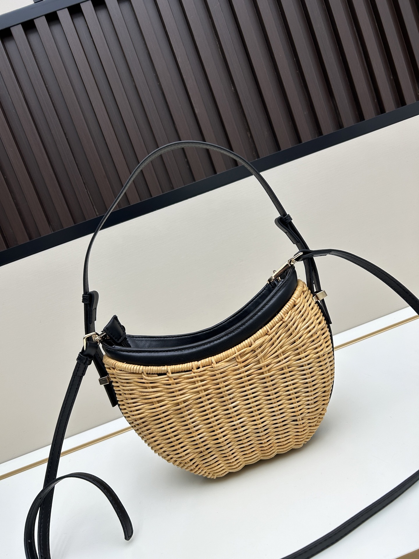 プラダ「Prada」ブレイド ラフィア ミニバッグ