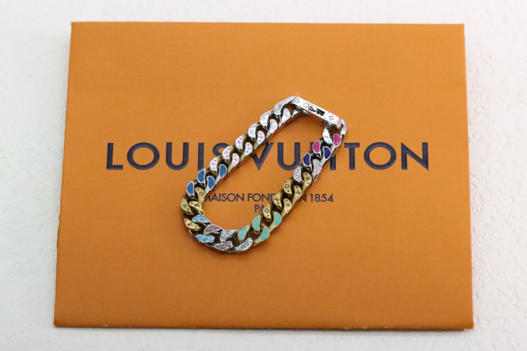 ルイ・ヴィトン「Louis Vuitton」MULTICOLOR ENAMEL & DIAMOND CUBA BRACELET