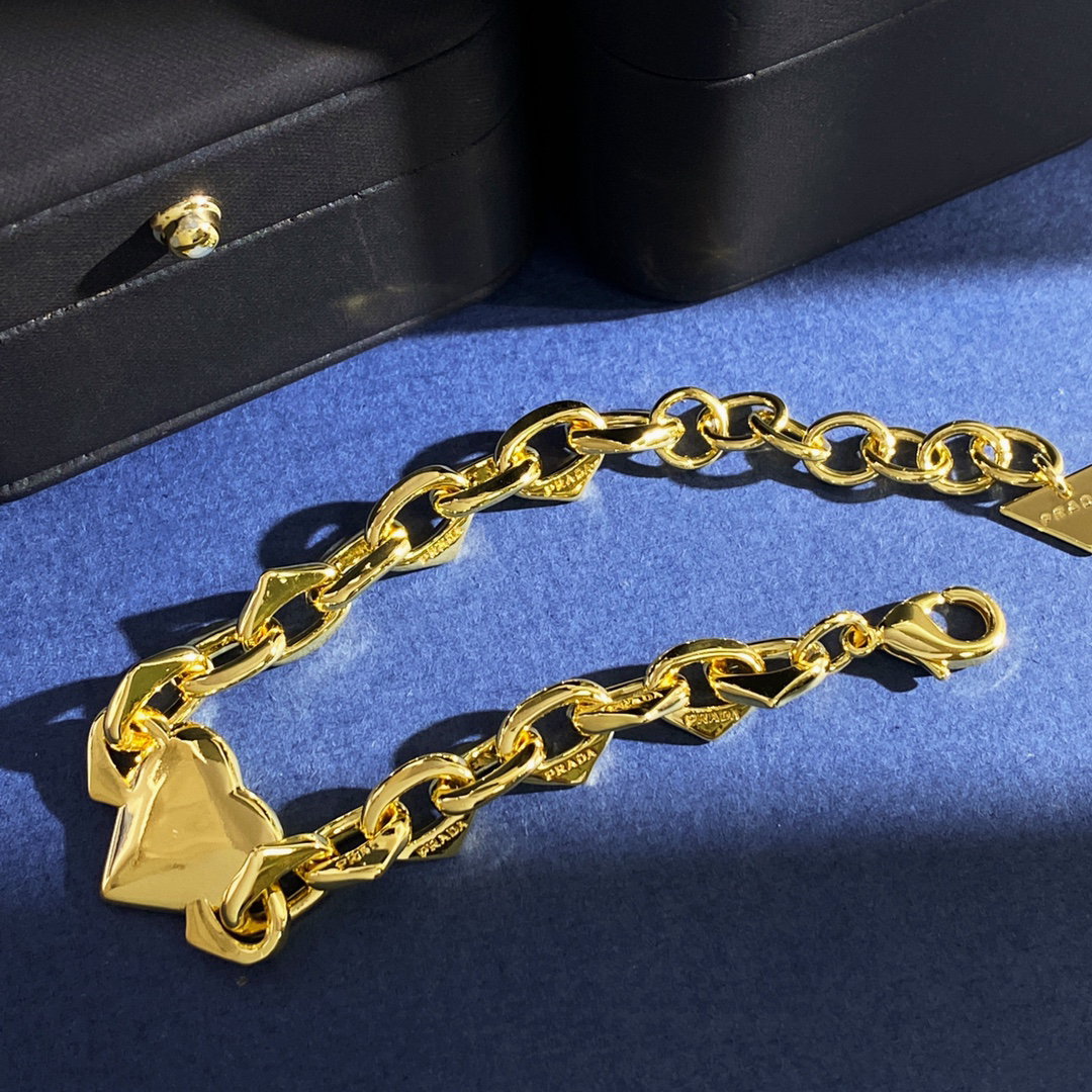 プラダ「Prada」プラダ トライアングルロゴ チェーンブレスレット ユニセックスアクセサリー