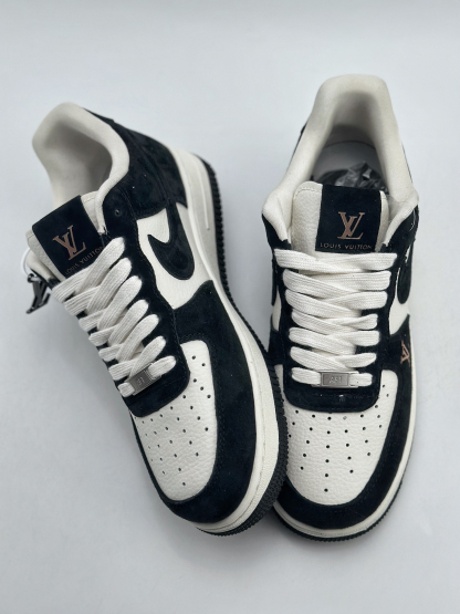 「コラボモデル」Louis Vuitton x Nike Air Force 1 Low スニーカー