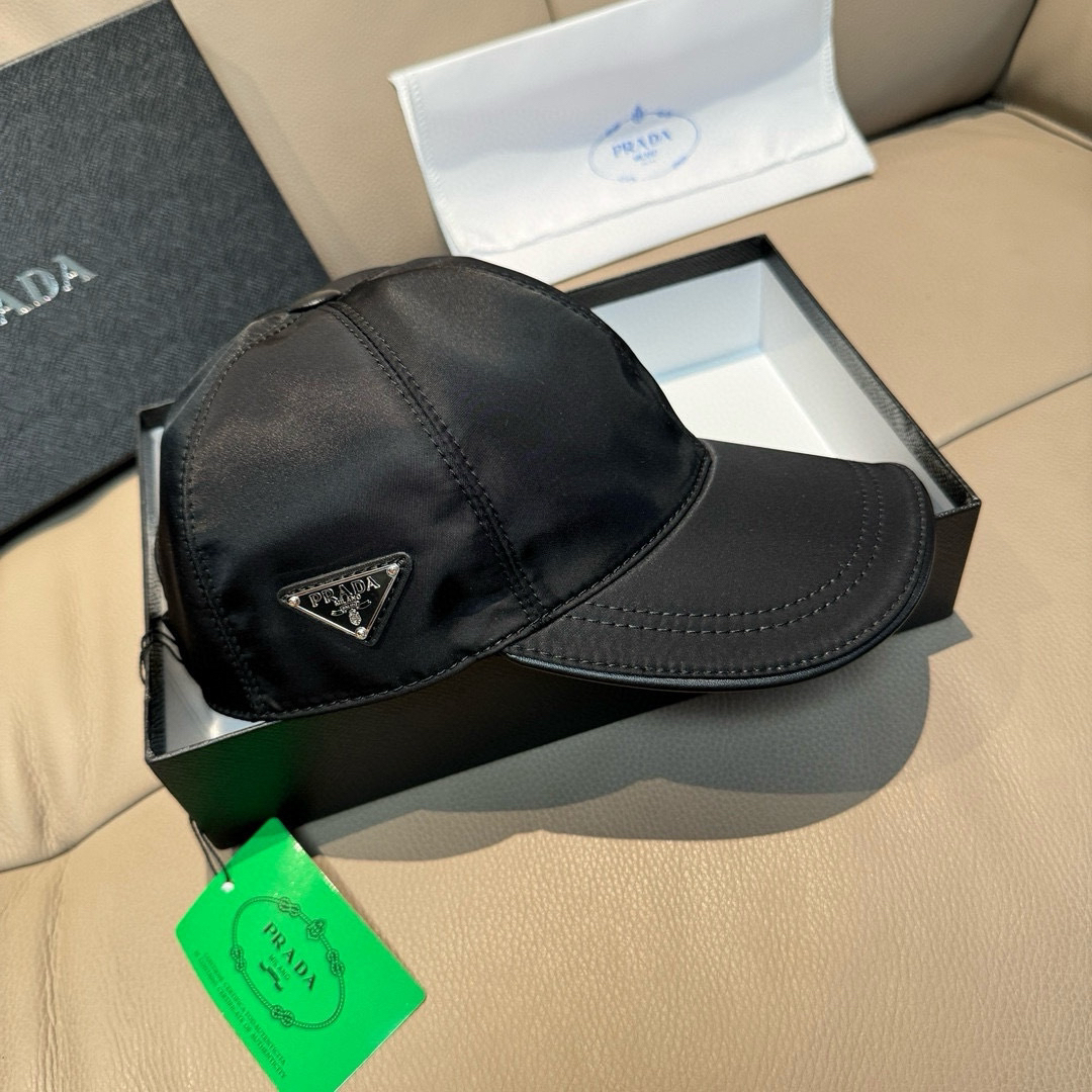 プラダ「Prada」Re-Nylon Classic Baseball Cap
