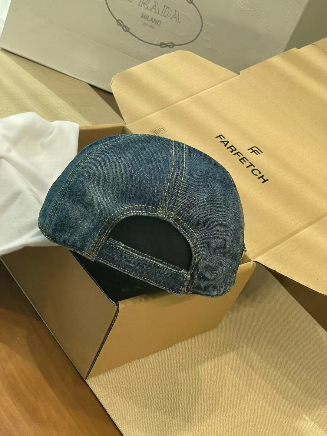 プラダ「Prada」  Denim Gradient Wash Baseball Cap