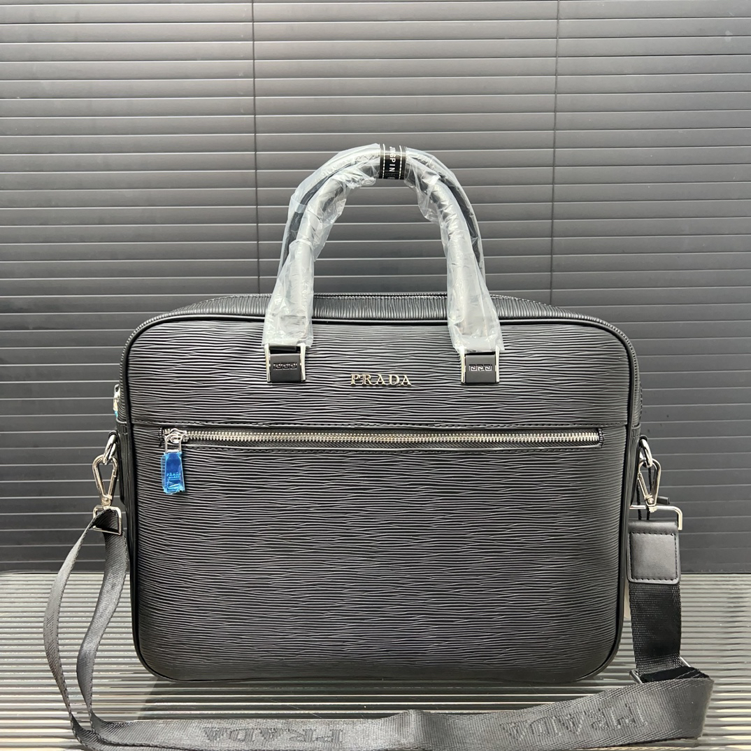 プラダ「Prada」ウォーターパターン レザー トートバッグ