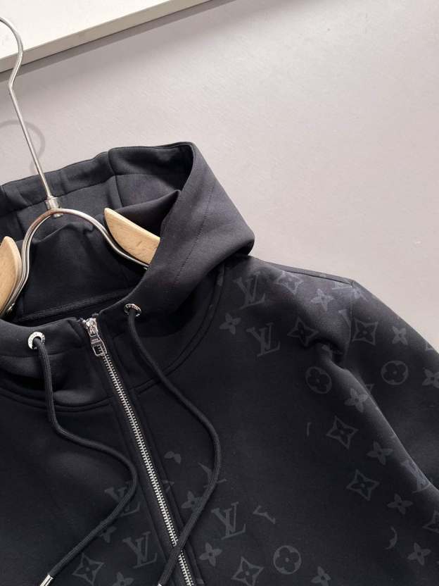 ルイ・ヴィトン「Louis Vuitton」秋コレクション ジャケット