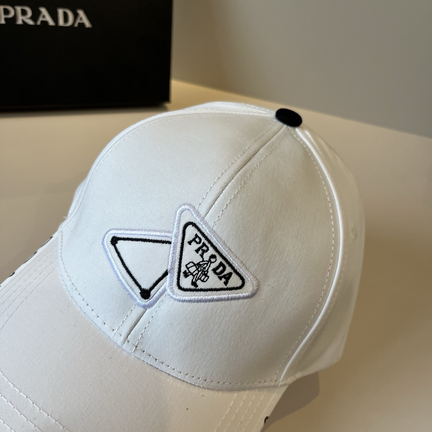 プラダ「Prada」 Re-Nylon Baseball Cap