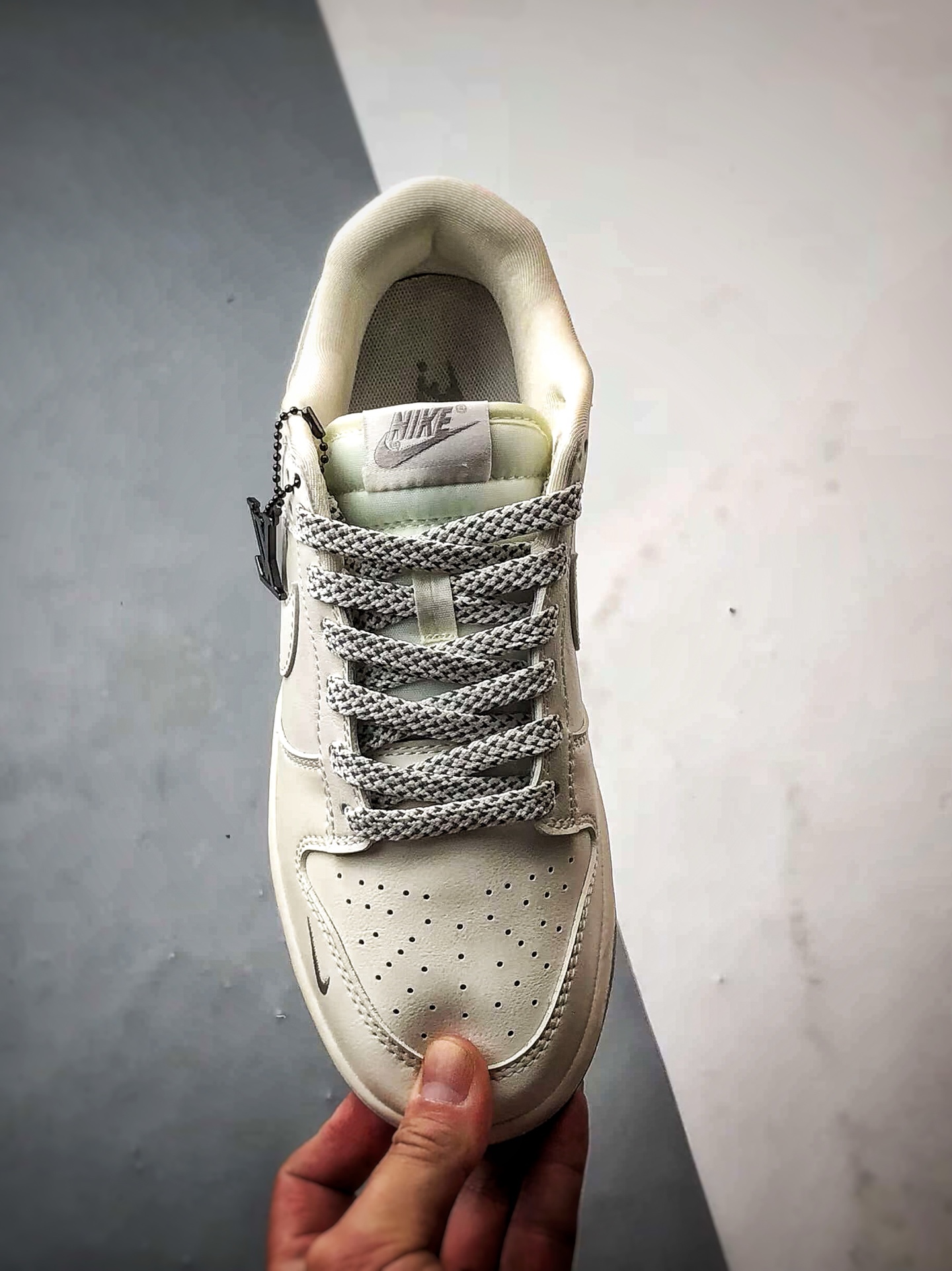 「コラボモデル」Louis Vuitton x Nike リフレクティブツインフック スニーカー