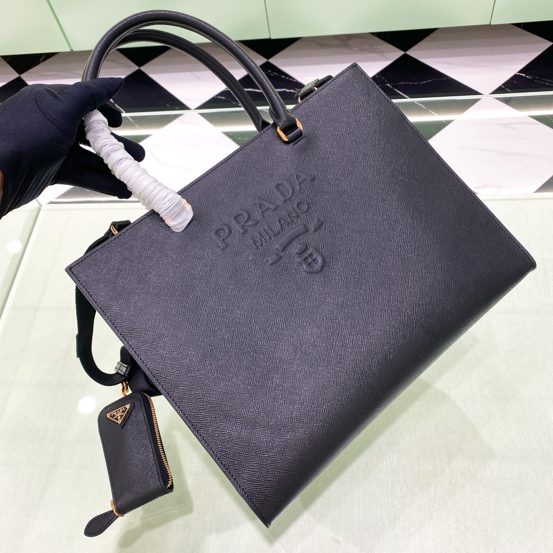 プラダ「Prada」 サフィアーノ レザー ラージ トートバッグ
