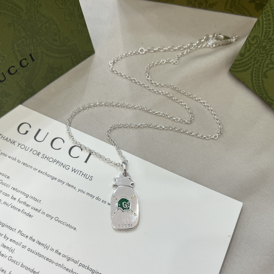 グッチ「Gucci」GHOST フルーツパイナップルペンダントネックレス